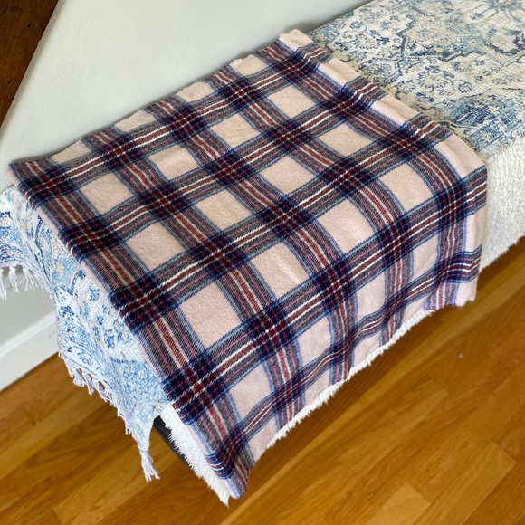 H & M Infinity Scarf - Picture 10 of 16